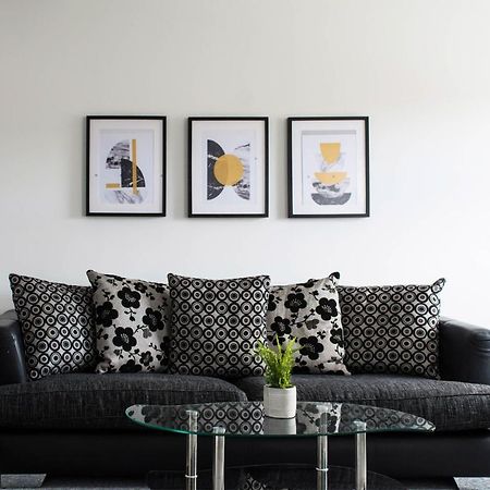 2 Bedroom Apartment Leamington Spa Hosted By Golden Key Lillington  Buitenkant foto