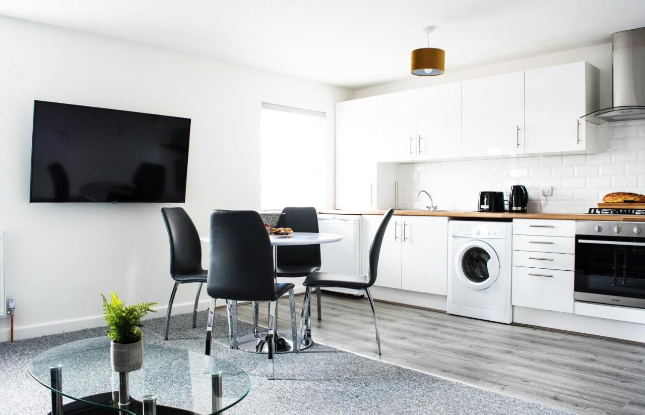 2 Bedroom Apartment Leamington Spa Hosted By Golden Key Lillington  Buitenkant foto