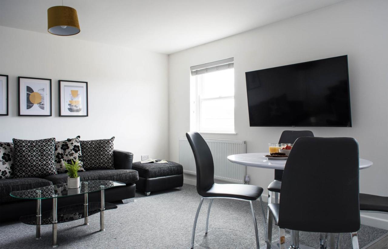 2 Bedroom Apartment Leamington Spa Hosted By Golden Key Lillington  Buitenkant foto